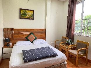 Hotel Red 2 Apartment in Hanoi