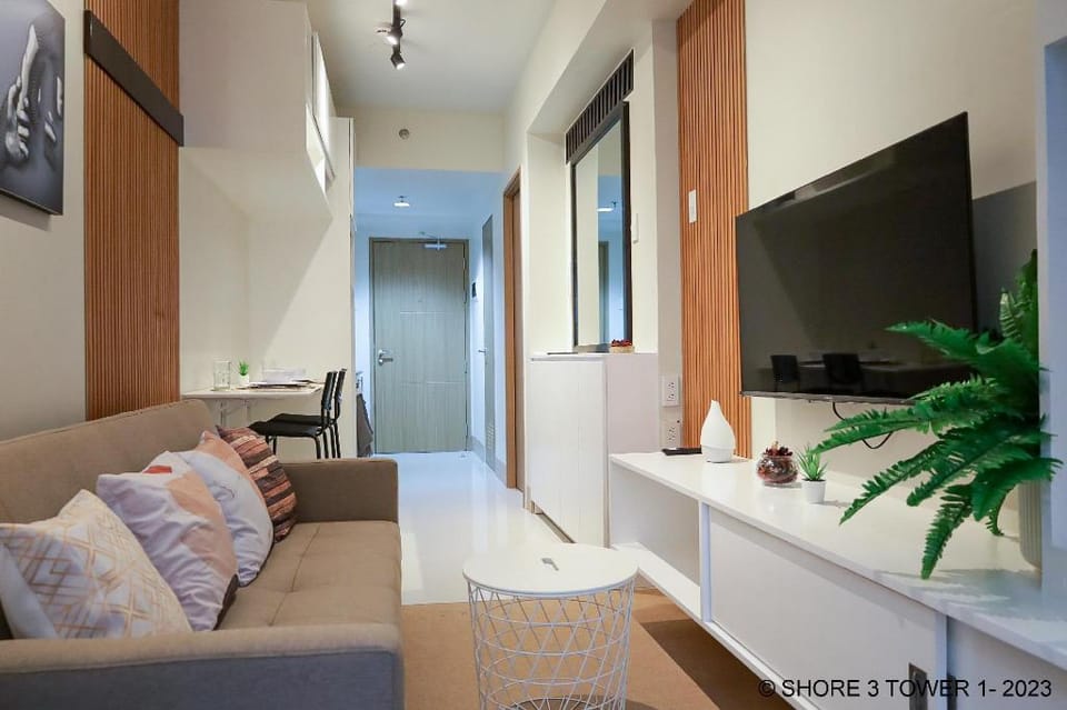 Newly furnished 1 BR condo near SM MOA and IKEA Apartment in Pasay