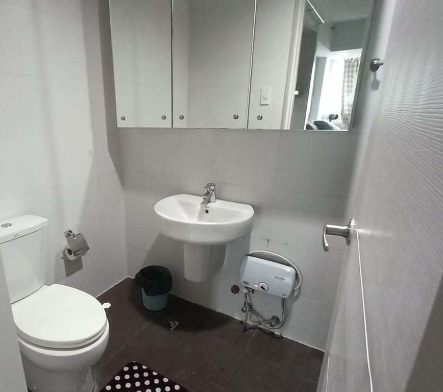Family Room with Balcony in Makati Vacation rental in Pasay