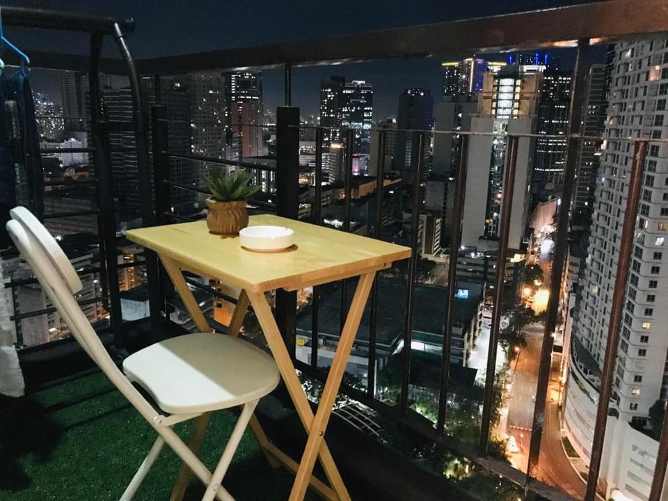 Family Room with Balcony in Makati Vacation rental in Pasay