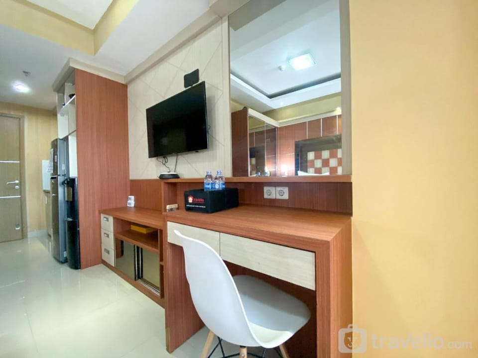 Cozy Studio Room at Oasis Cikarang Apt By Travelio Apartment in West Java