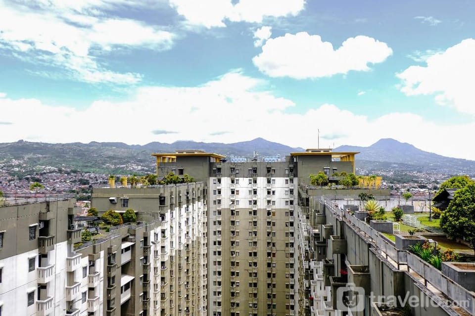 Homey 1BR Gateway Ahmad Yani Cicadas By Travelio Apartment in Bandung