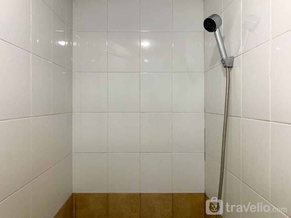 Modern Comfort 2BR Green Pramuka City By Travelio Apartment in Jakarta