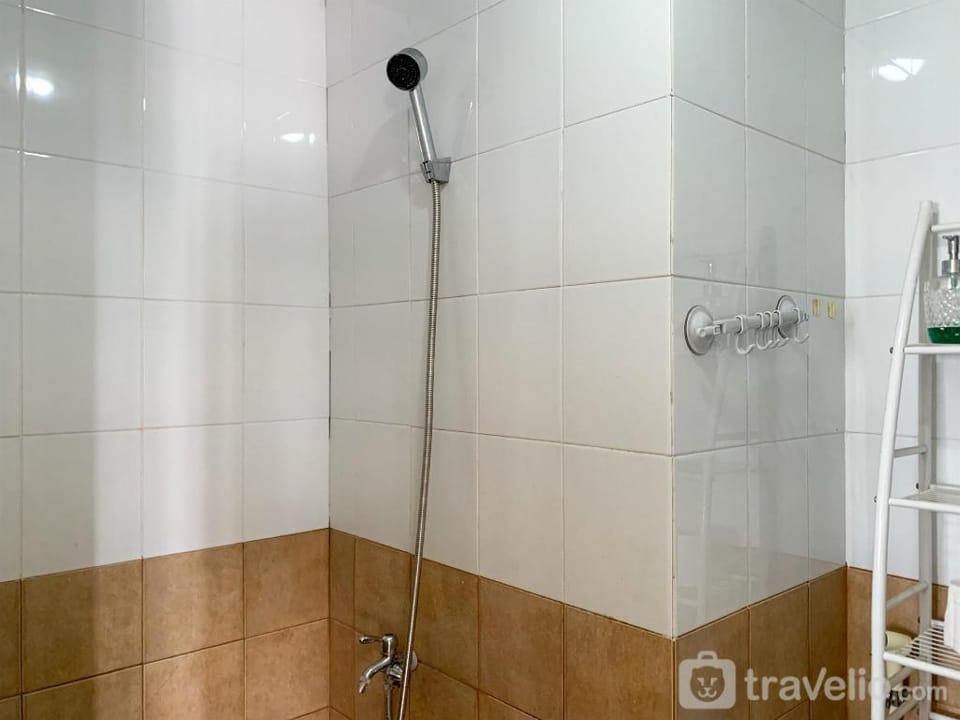 Modern Comfort 2BR Green Pramuka City By Travelio Apartment in Jakarta