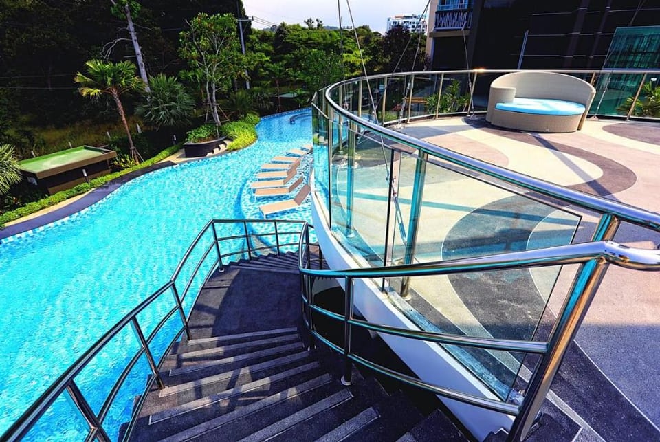 Panoramic Penthouse 5* 32nd floor 60 sqm 20  m sea Apartment in Pattaya City