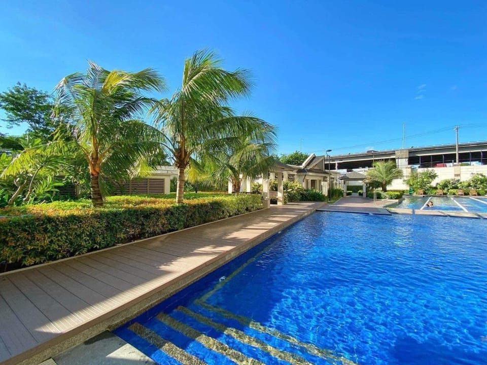 Aesthetic 3BR 5Beds FREE PARKING Vacation rental in Pasay