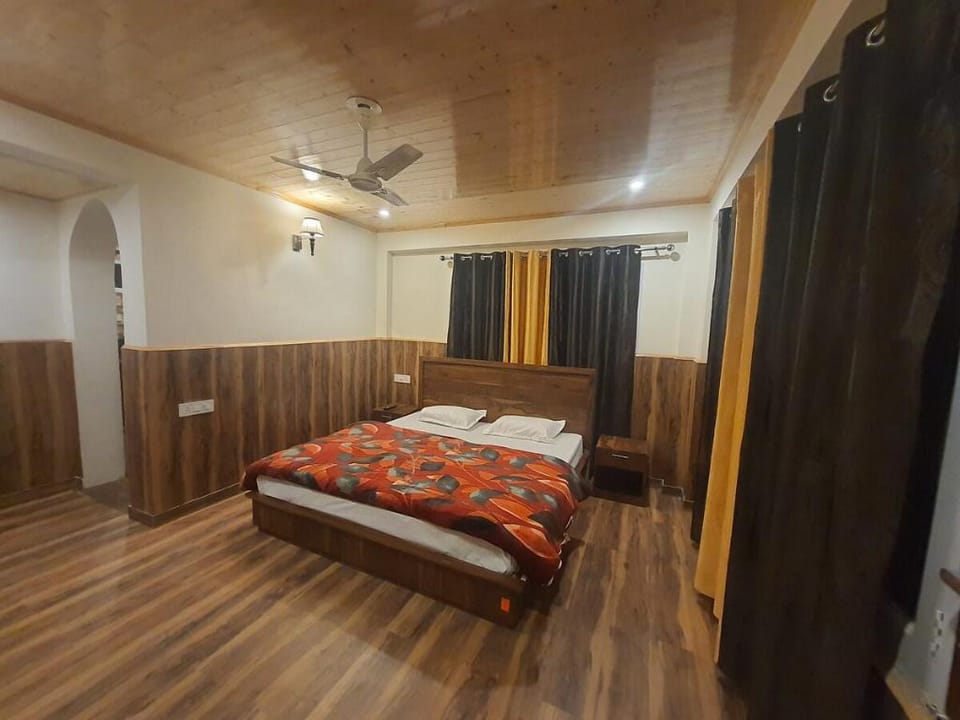 Gayatri Lodge Kasauli Vacation rental in Himachal Pradesh
