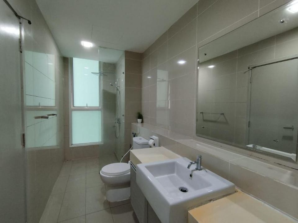 reSTARY Travel @ Sutera Avenue | Pool, CBD |2BR/6P Apartment in Kota Kinabalu