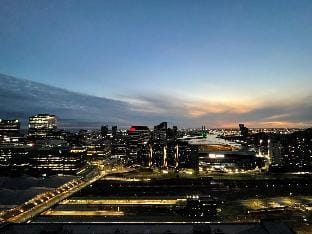 Luxury 2B2B Well Furnished with Spectacular View Apartment in Melbourne
