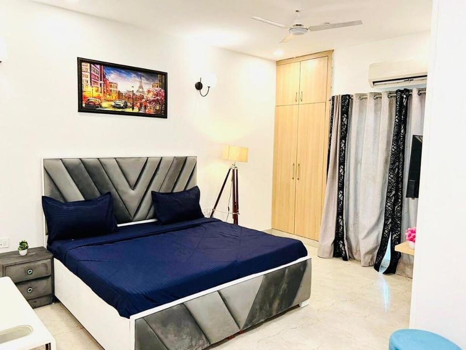 Luxury 2Bedroom Suite BY NOIDA SUITES Vacation rental in Noida