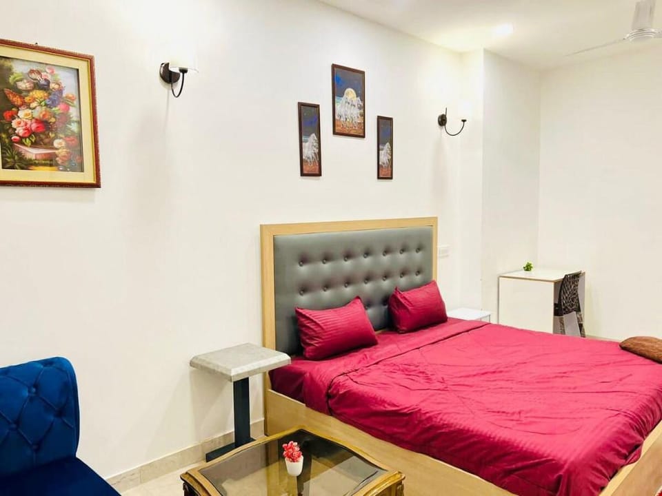 Luxury 2bhk BY NOIDA STUDIOS  Vacation rental in Noida
