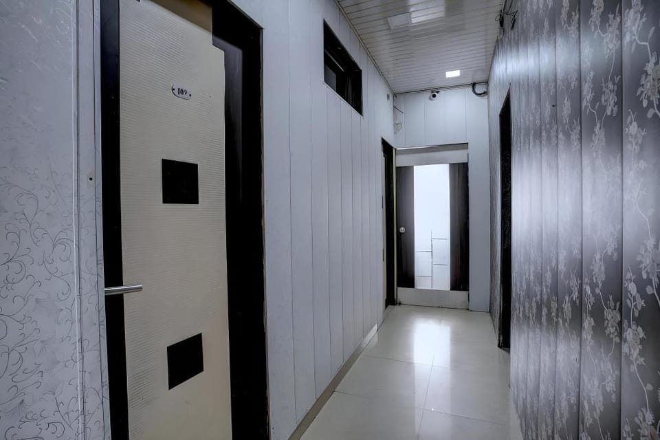 Hotel Saini Guest House, Mumbai Hotel in Mumbai