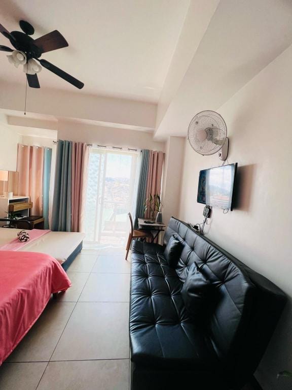 Cazcadia 543 at Cedar Peak (with balcony) Vacation rental in Baguio