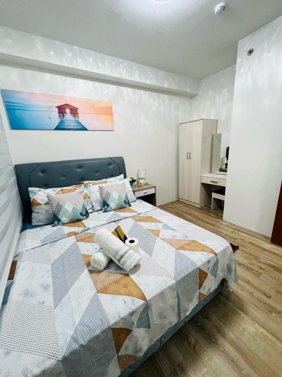 Bloom 901 by Mary Fren at Mesavirre  Apartment in Bacolod