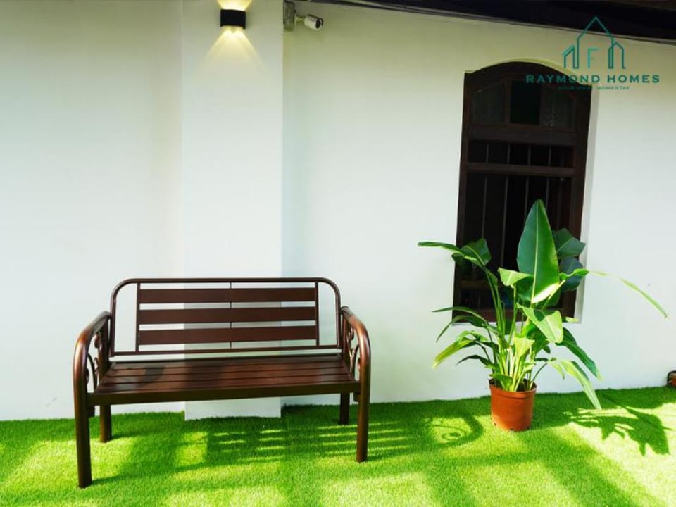 Heritage Guest House by Raymond Homes#2 Vacation rental in George Town