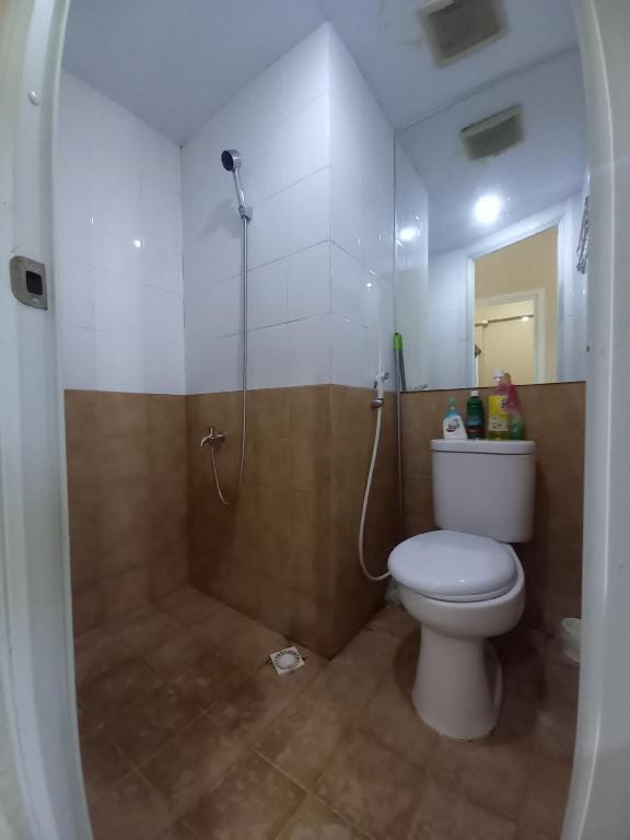 Hunian Bergaya Apartemen Green Pramuka City Apartment in Jakarta