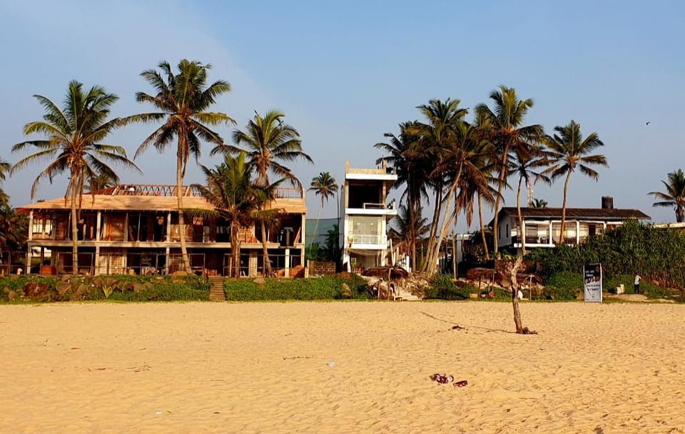 Strandvilla Mit Pool Und Kochin Bei Hikkaduwa Villa in Hikkaduwa