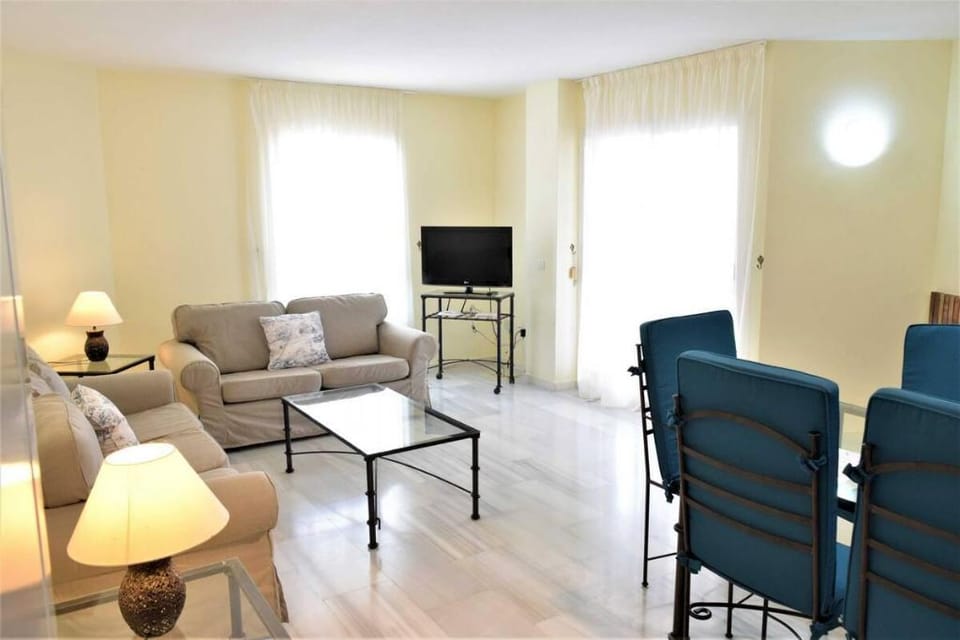 A Lovely 2 Bedroom, First Floor - C68 Apartment in Marbella