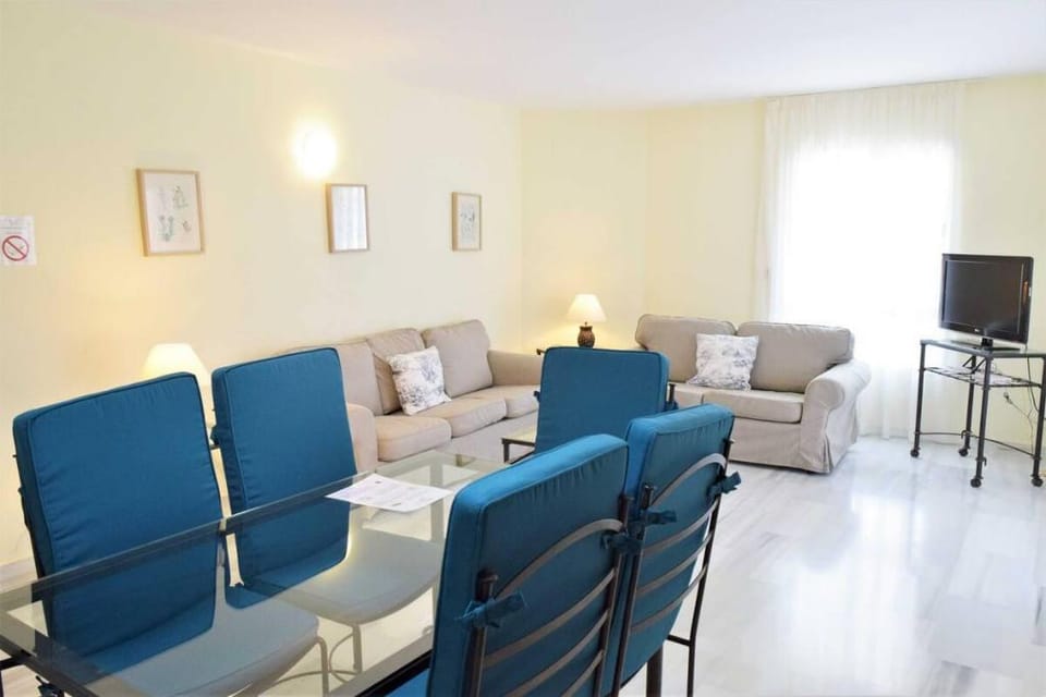 A Lovely 2 Bedroom, First Floor - C68 Apartment in Marbella