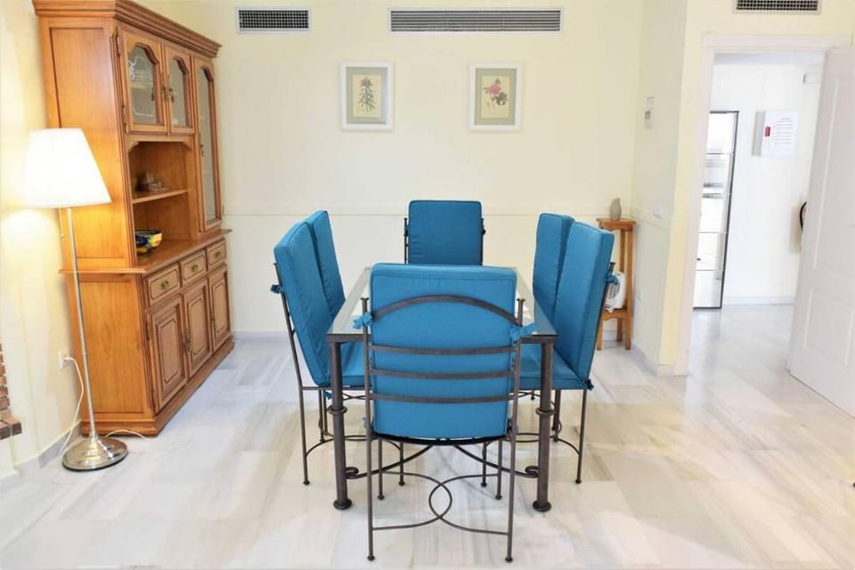 A Lovely 2 Bedroom, First Floor - C68 Apartment in Marbella
