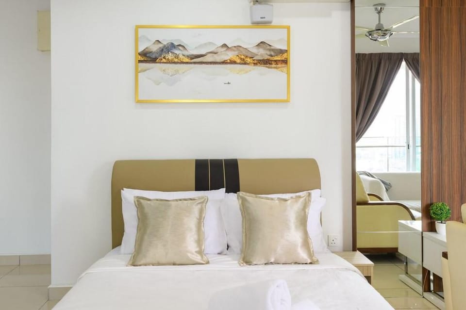 Comfy Studio/Gurney/Mansion One Vacation rental in George Town