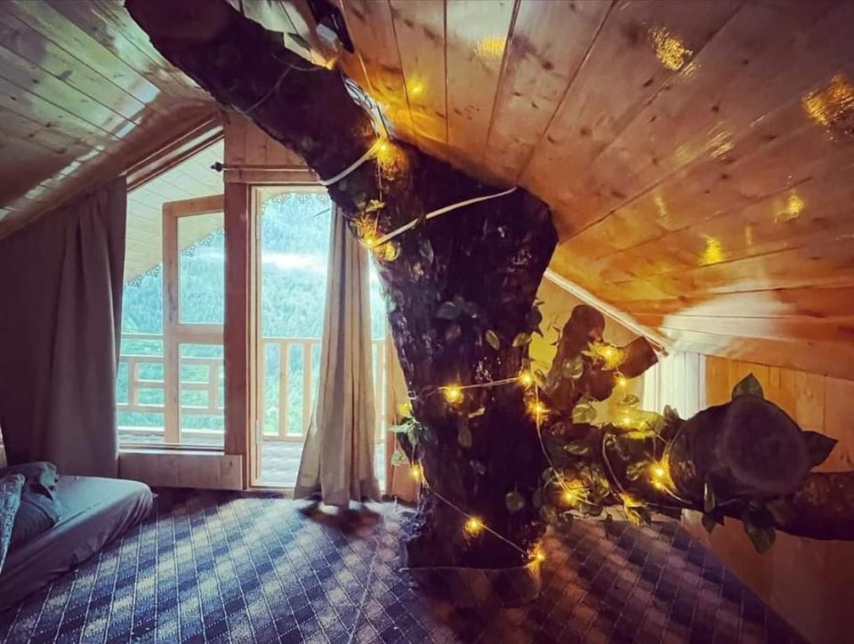 Rose Villa Treehouse By TheWoodenBranch Villa in Himachal Pradesh