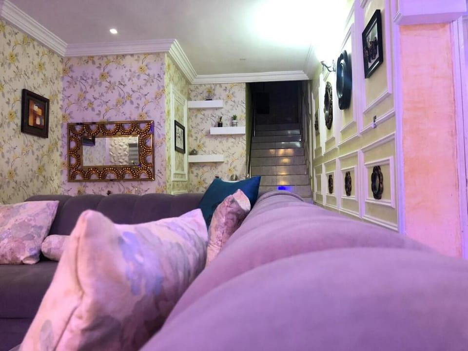 Tastefully furnished 4 bedroom duplex Vacation rental in Lagos