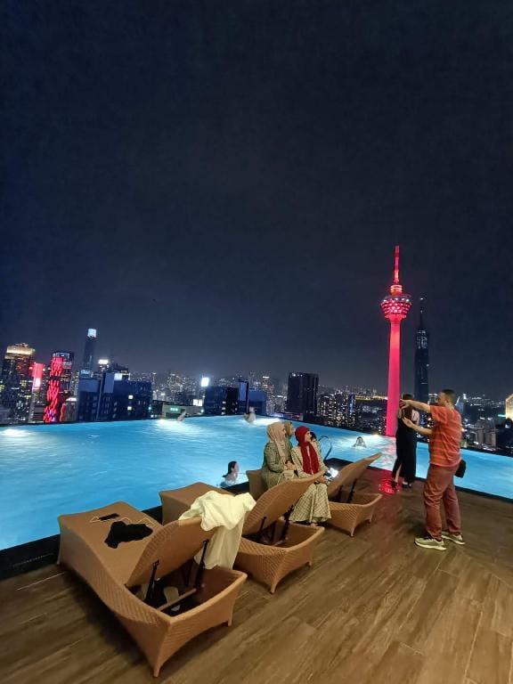 Platinum Suite 2 KLCC Condo with InfinityView Pool Apartment in Federal Territory of Kuala Lumpur