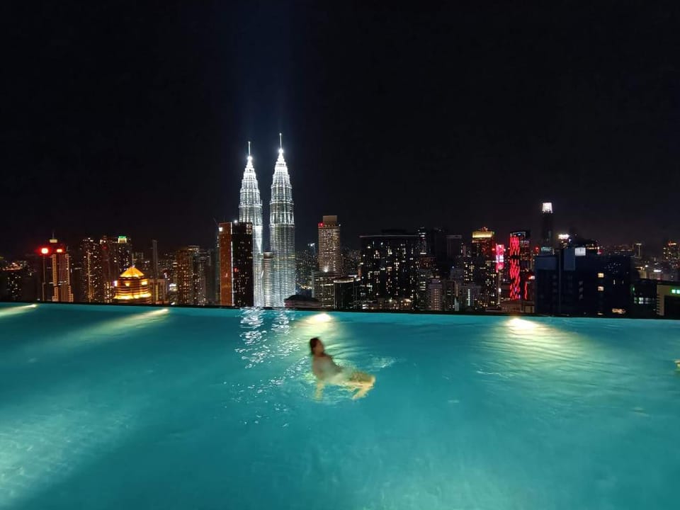 Platinum Suite 2 KLCC Condo with InfinityView Pool Apartment in Federal Territory of Kuala Lumpur