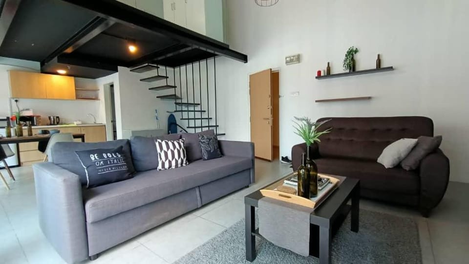 Signature Lhoteng @ Empire City (wifi/netflix) Apartment in Petaling Jaya