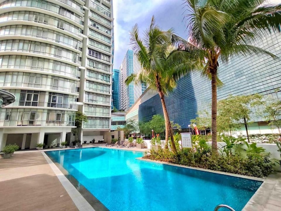 KL 3 Mins Walk to DC Mall @ Damansara Height Chinese-speaking Host Apartment in Petaling Jaya