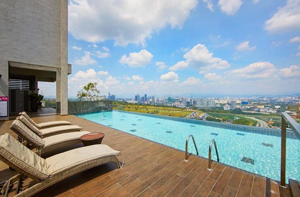 Stylish 4BR - 8pax Near Sunway & Midvalley 中文房东 Apartment in Federal Territory of Kuala Lumpur