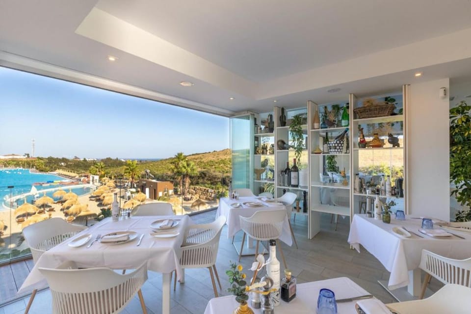 AL-411 ESTEPONA - APARTMENT - ALCAZABA LAGOON Apartment in Costa del Sol