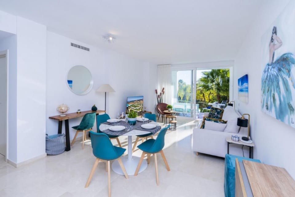 AL-303 ESTEPONA - APARTMENT - ALCAZABA LAGOON Apartment in Costa del Sol