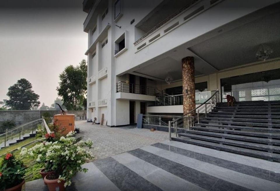 Hotel Jasmine Grand Hotel in Uttarakhand