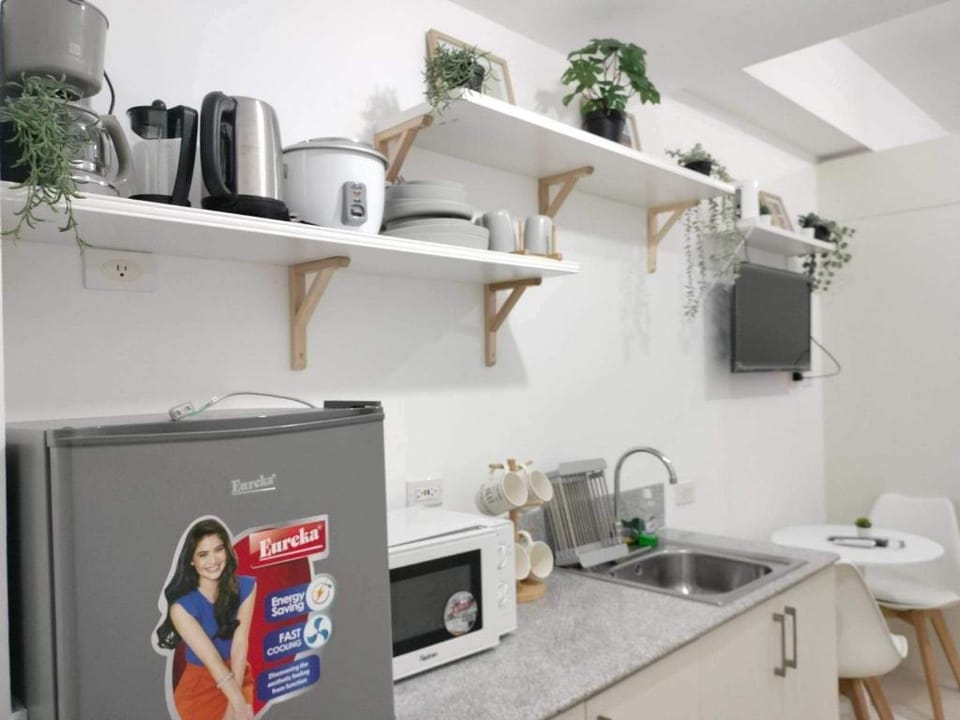 Fria | Minimalist space in Tagaytay near Sky Ranch Apartment in Tagaytay