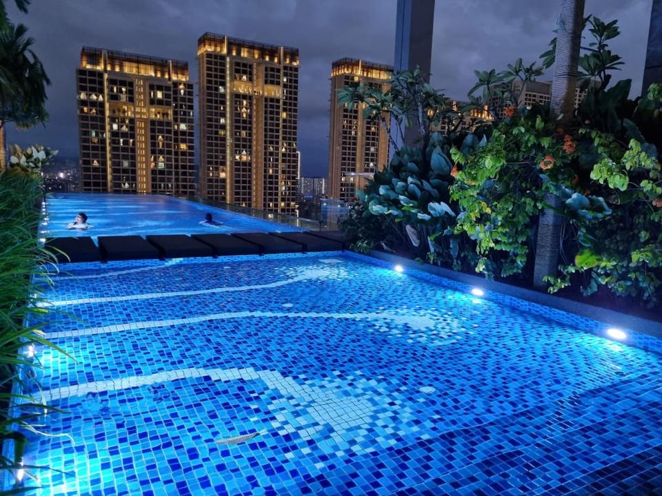 FREE Parking Revo 2Rooms Rooftop Pool L21 Apartment in Federal Territory of Kuala Lumpur