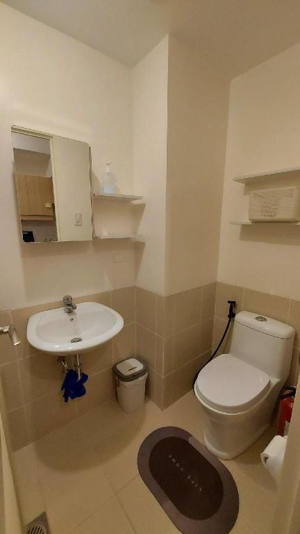 Infina Towers 1BR. Netflix+Wifi+Pool+Pay parking Vacation rental in Quezon City