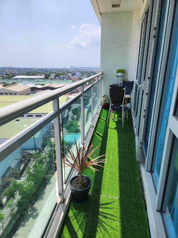 Azure Cheap 12pax 2x2BR with View and Balcony Apartment in Paranaque