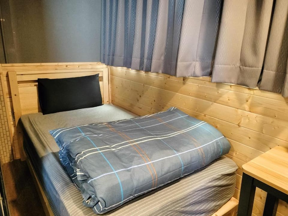 Water T27  (加大雙人床+加大單人床) 的三人套房  Vacation rental in Taiwan, Province of China