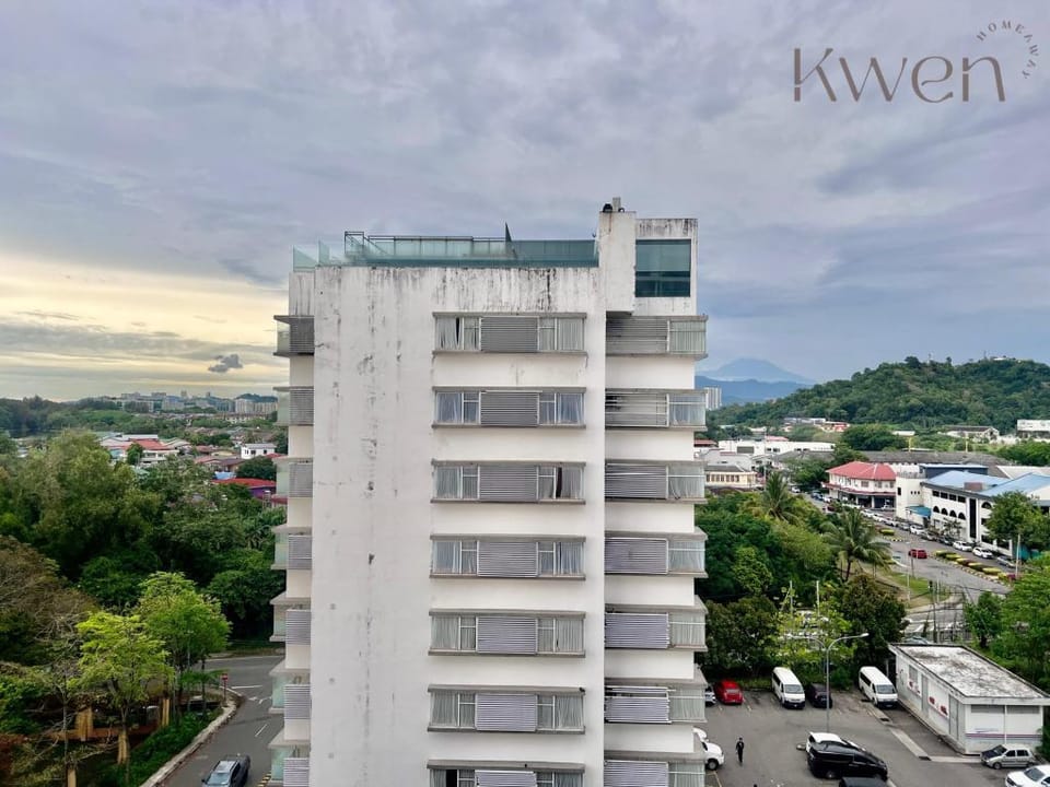 KWEN Suites-Tg Aru Infinity Pool City view Studio Apartment in Kota Kinabalu