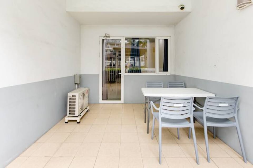 Shell Res. MOA complex, Resort type Accommodation Apartment in Pasay