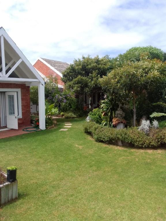 SooS Guest House & Spa Hotel in Port Elizabeth
