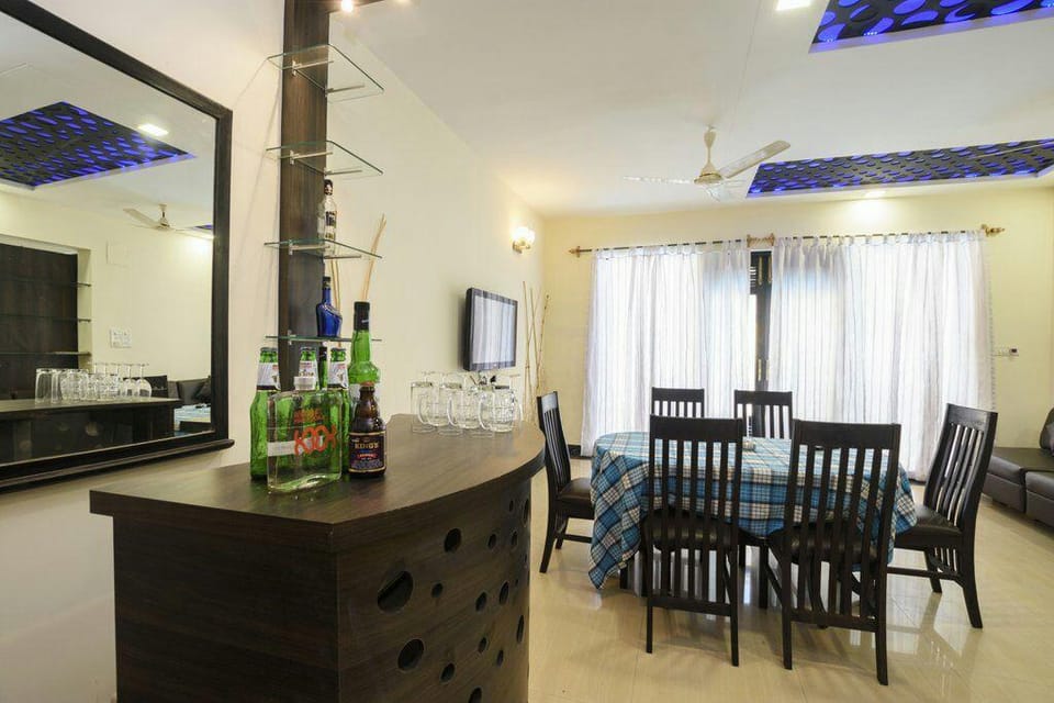 SNS beach holiday villa with private swimming pool Villa in Calangute
