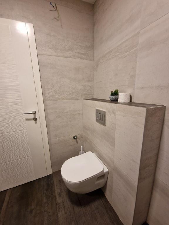Wellness apartment 亗 BLACK-WHITE 亗 Apartment in Federation of Bosnia and Herzegovina