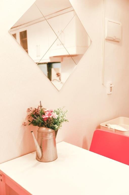 J2 Hongdae Two-room, 2-minute walk from Hongdae Subway Station Exit 6, right in front of the park Apartment in Seoul