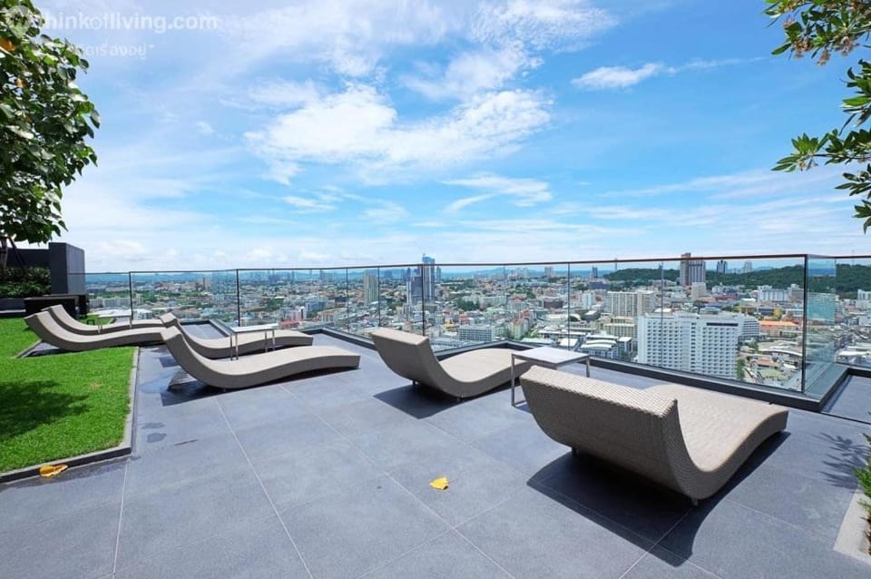 EDGE Central Pattaya FL14 SeaView/FreeWifi+Finess Apartment in Pattaya City