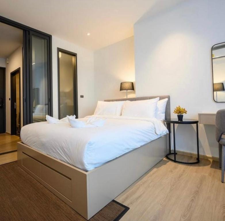 EDGE Central Pattaya FL14 SeaView/FreeWifi+Finess Apartment in Pattaya City