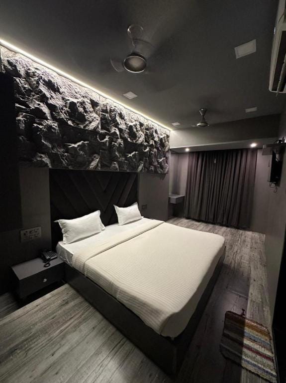 Hotel Voxton Hotel in Maharashtra