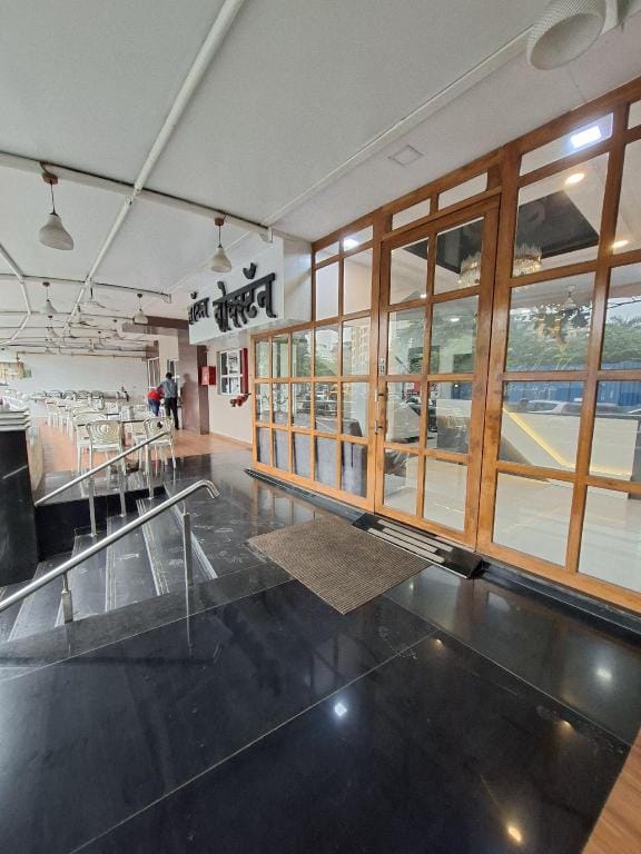 Hotel Voxton Hotel in Maharashtra